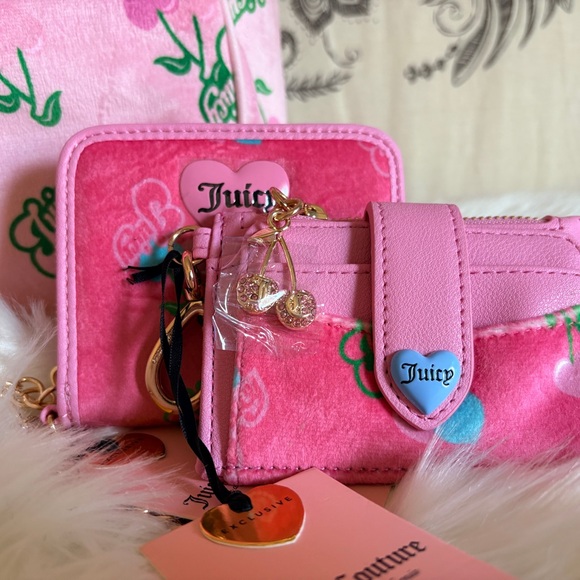 Juicy Couture Retro Custom Pink Cherry Set - Picture 4 of 7